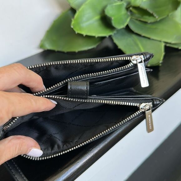 Michael Kors Jet Set Wristlet Wallet Black Signature Logo Zip Around - Picture 9 of 10